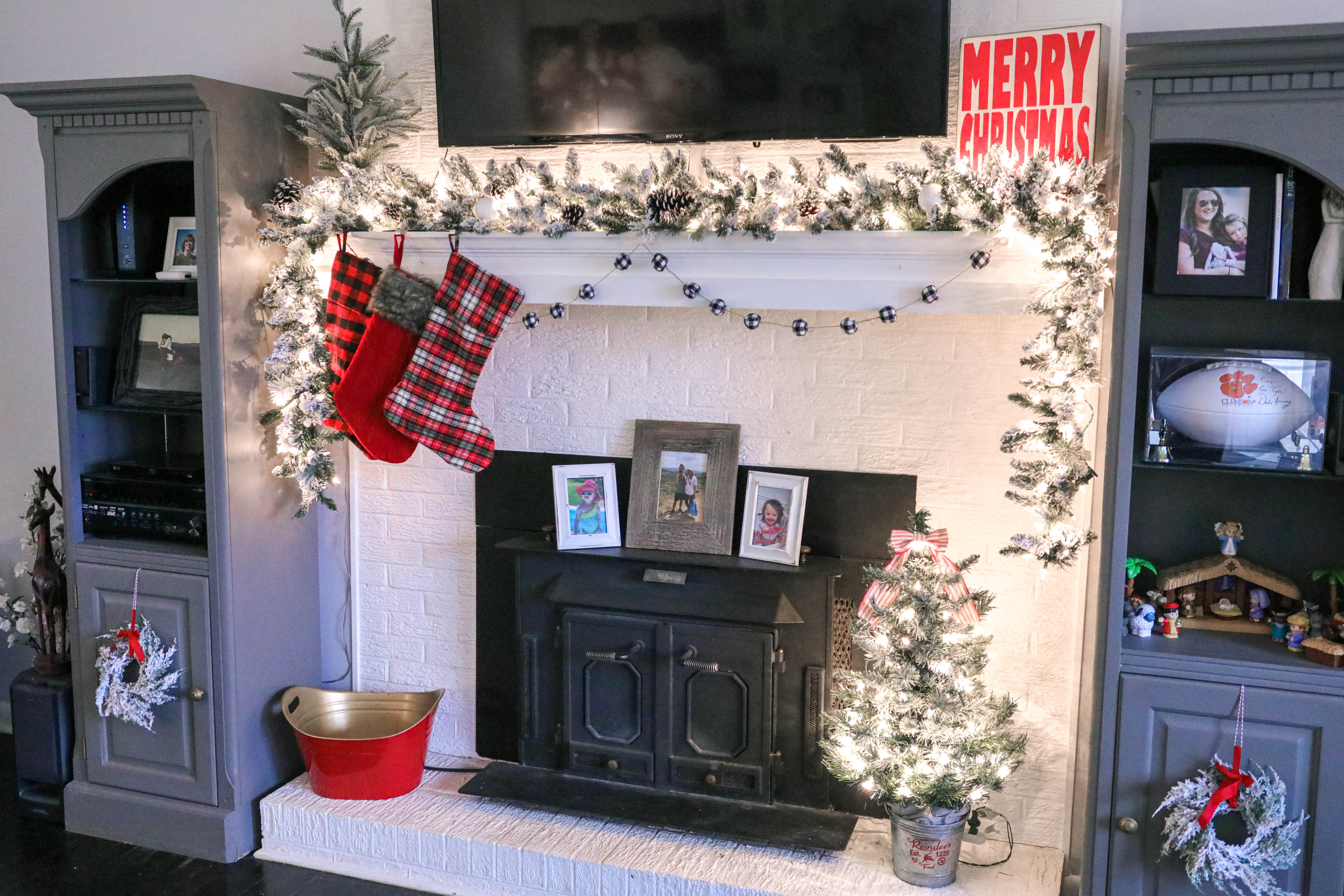 Farmhouse Christmas Mantel